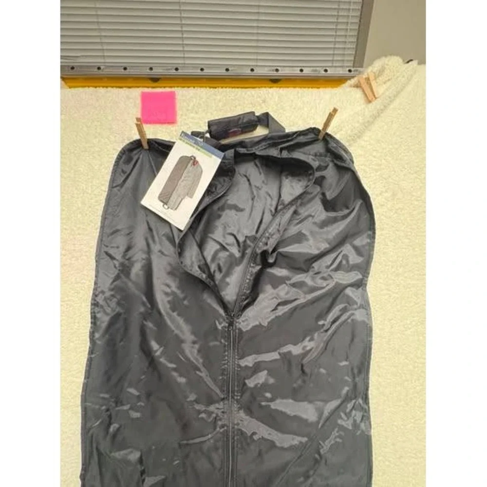 Forecast 48-in Garment Bag Black Travel Suit Cover Padded Handle Sears NWT